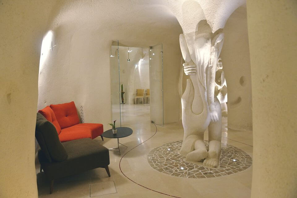 calia interiors slide